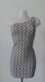 VESTIDO ASIMETRICO BLANCO NEGRO